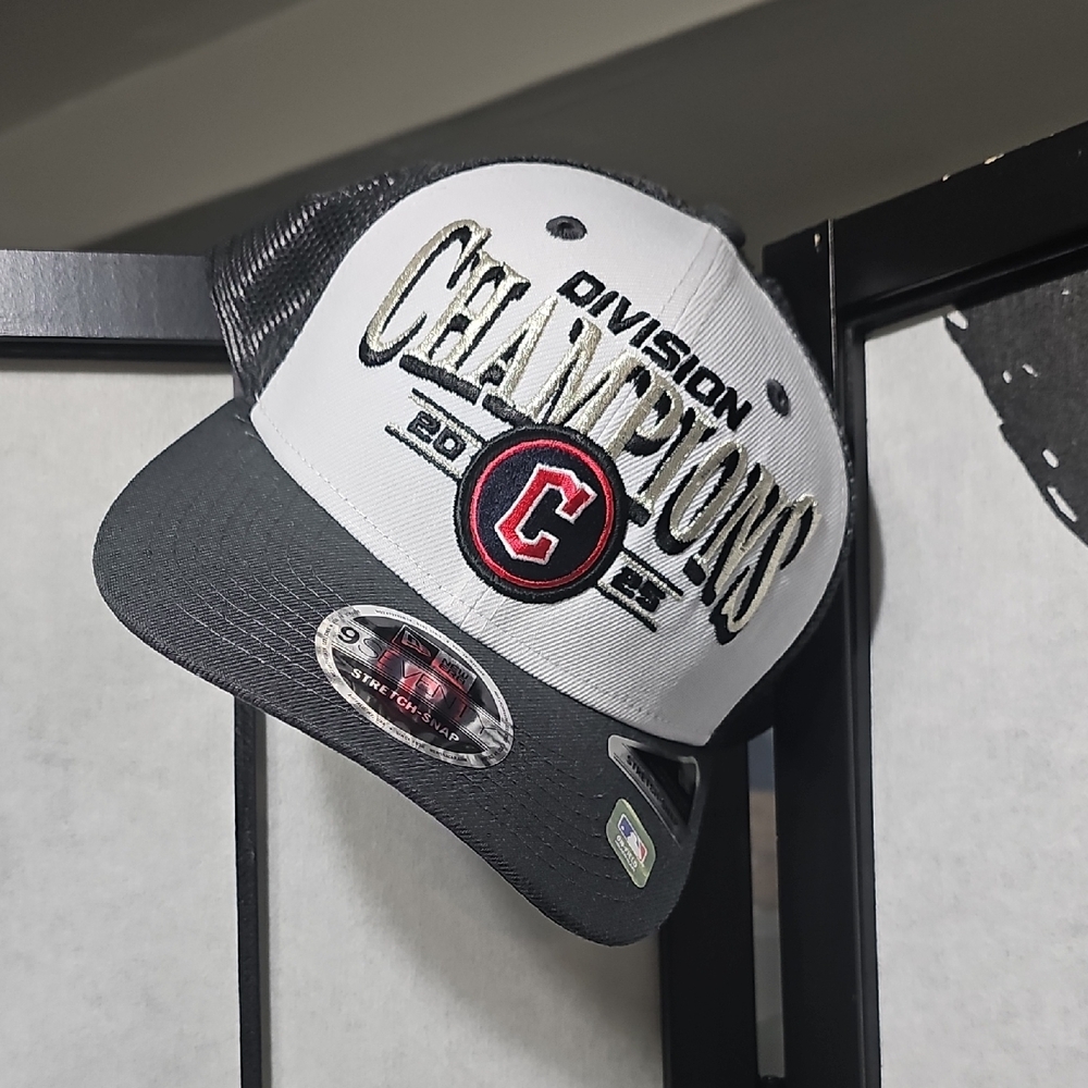 Cleveland Guardians New Era Division Champions Snapback Mesh Cap New - Picture 2 of 9